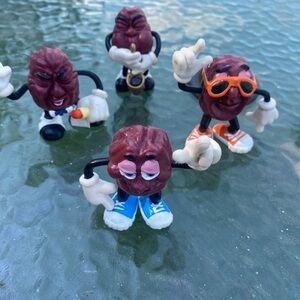 California raisins band and two valentine raisins.